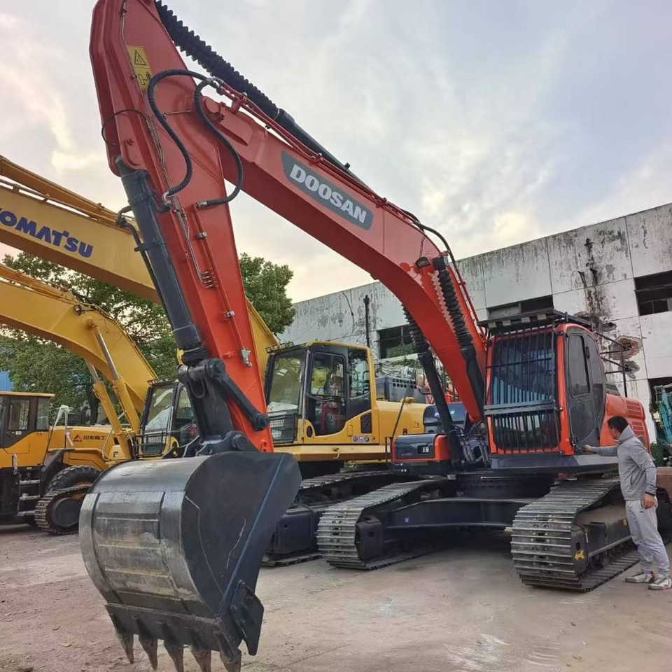 Doosan DX 300 LC - Crawler excavator: picture 1 Doosan DX 300 LC - Crawler excavator: picture 1