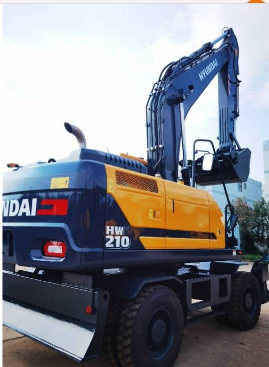 Hyundai 210W-9 - Wheel excavator: picture 1 Hyundai 210W-9 - Wheel excavator: picture 1