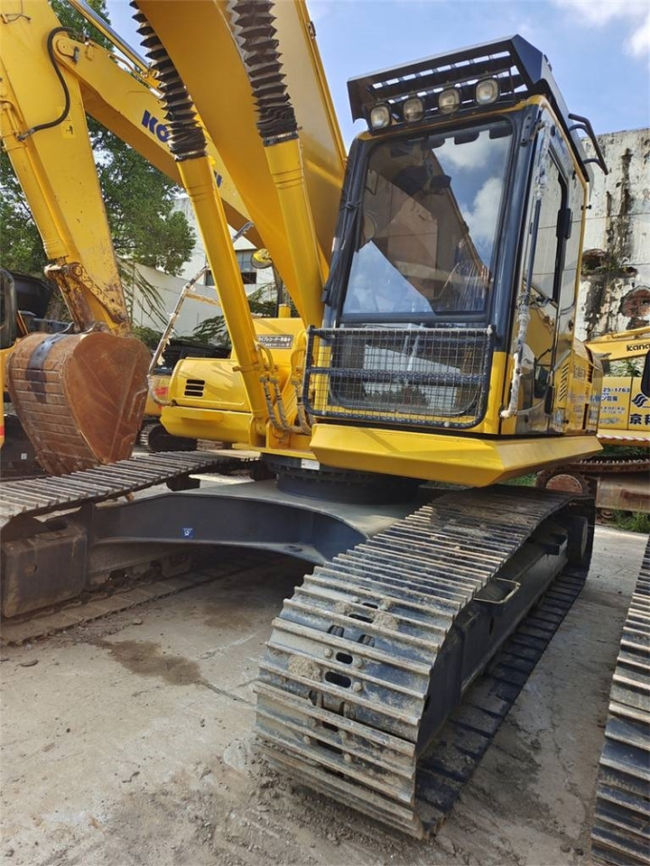Komatsu PC 220 - Crawler excavator: picture 2 Komatsu PC 220 - Crawler excavator: picture 2