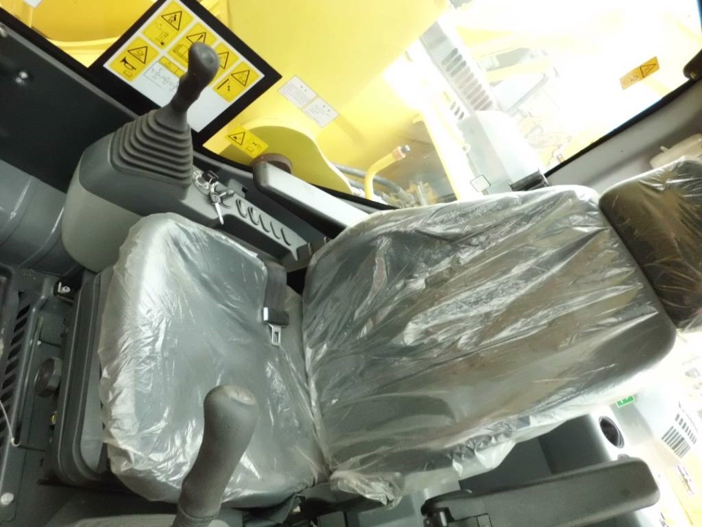 Komatsu PC 240 - Crawler excavator: picture 5 Komatsu PC 240 - Crawler excavator: picture 5