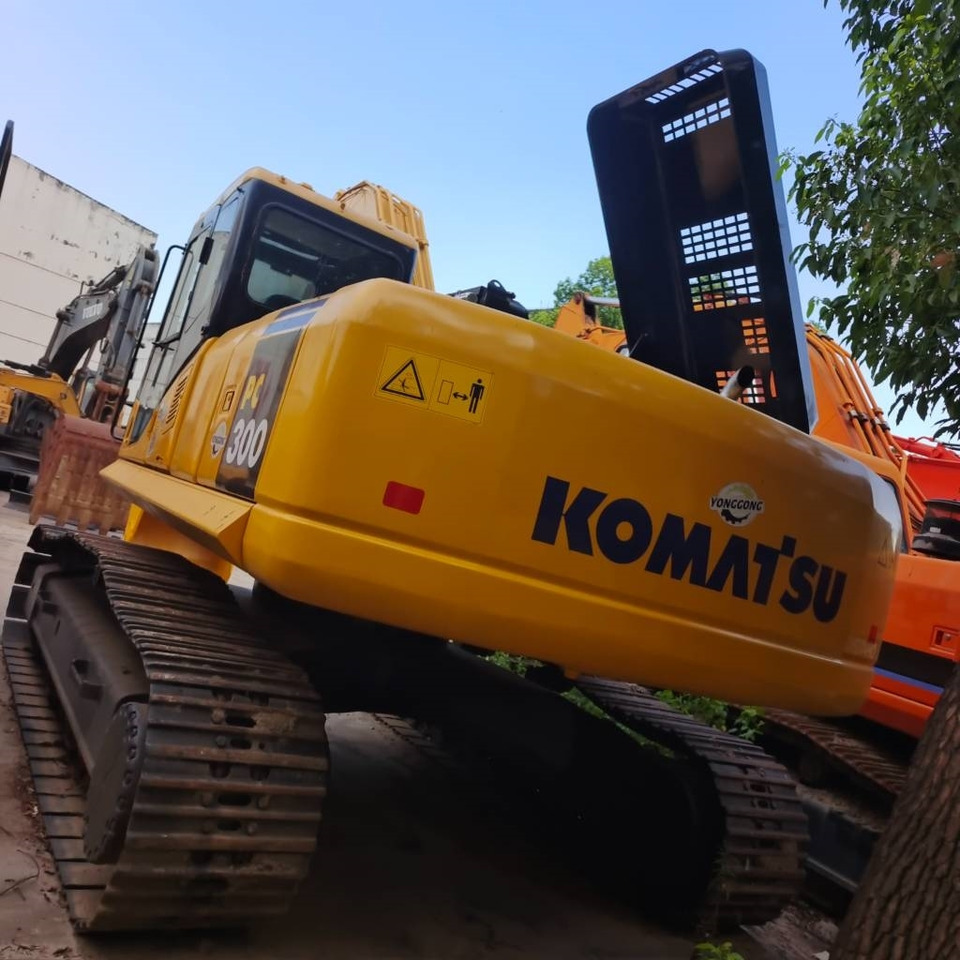 Komatsu PC300 - Crawler excavator: picture 5 Komatsu PC300 - Crawler excavator: picture 5