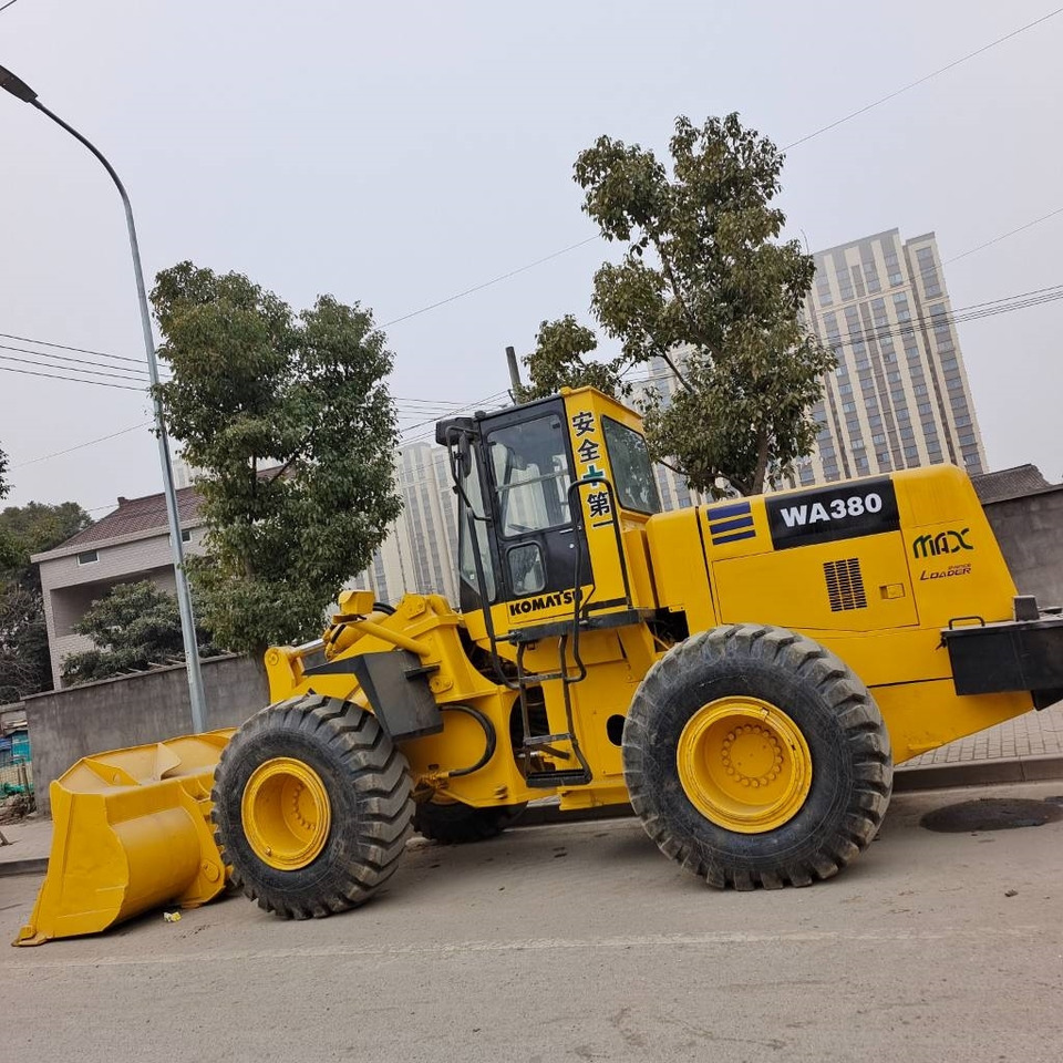 Komatsu WA 380 - Crawler excavator: picture 2 Komatsu WA 380 - Crawler excavator: picture 2