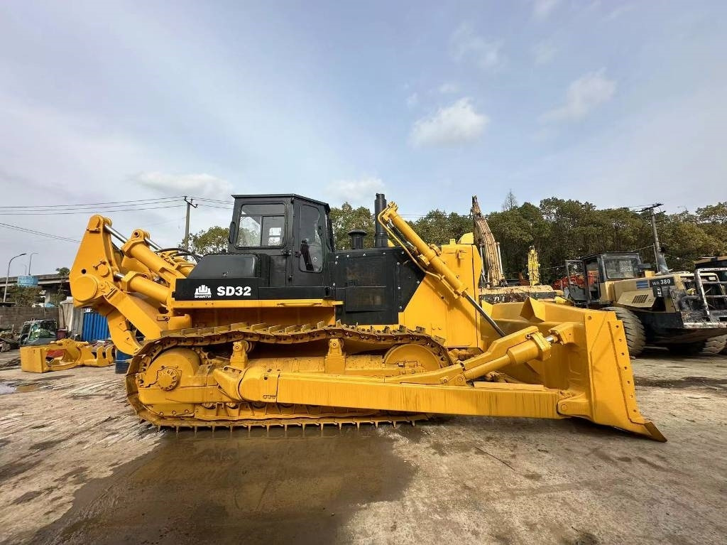 Shantui SD 32 - Crawler excavator: picture 2 Shantui SD 32 - Crawler excavator: picture 2