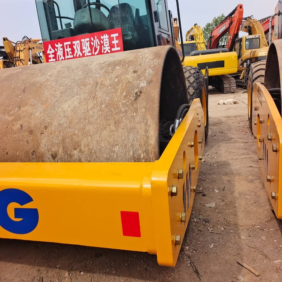 XCMG XS 143J - Compactor: picture 4 XCMG XS 143J - Compactor: picture 4