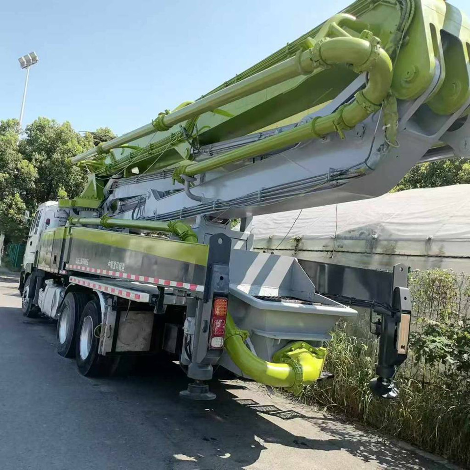 Zoomlion ZLJ5336THBSE - Concrete pump truck: picture 3 Zoomlion ZLJ5336THBSE - Concrete pump truck: picture 3