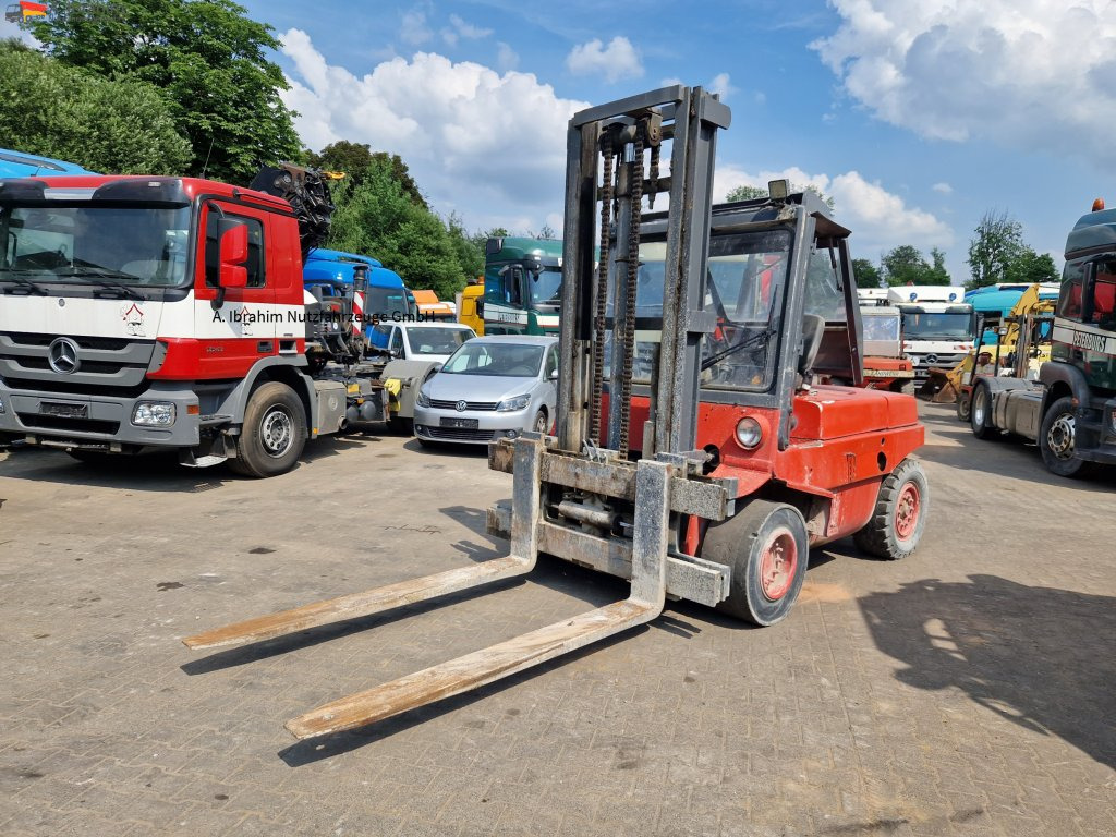 Linde H60 alt, aber läuft. 2x vorhanden, Tragfähigkeit 6000 kg - Diesel forklift: picture 4 Linde H60 alt, aber läuft. 2x vorhanden, Tragfähigkeit 6000 kg - Diesel forklift: picture 4