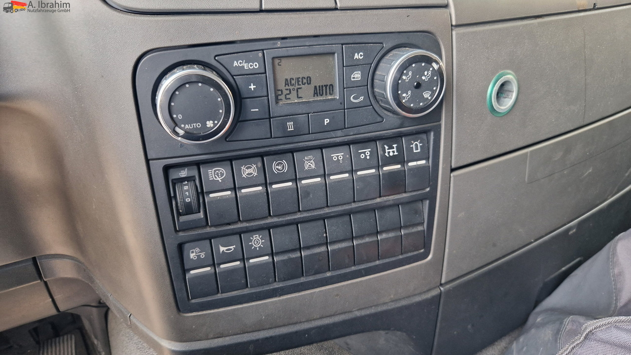 MAN TGS 26.400 PK 15001 Performance Lift-Lenkachse | 6x2 | Aufsitzkran - Crane truck, Dropside/ Flatbed truck: picture 3 MAN TGS 26.400 PK 15001 Performance Lift-Lenkachse | 6x2 | Aufsitzkran - Crane truck, Dropside/ Flatbed truck: picture 3