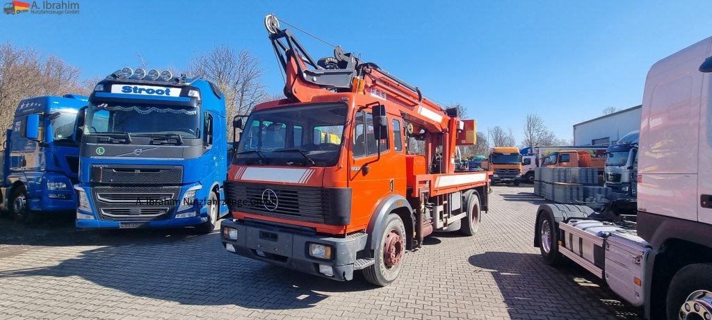 Crane truck, Dropside/ Flatbed truck Mercedes-Benz 1722 Dachdeckerkran Cormach 30000  TECH,: picture 9