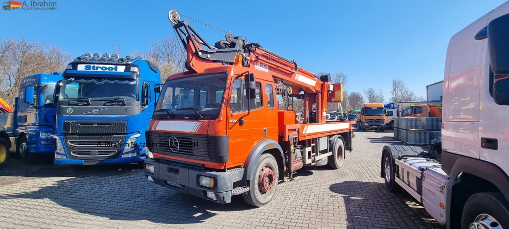 Crane truck, Dropside/ Flatbed truck Mercedes-Benz 1722 Dachdeckerkran Cormach 30000  TECH,: picture 8