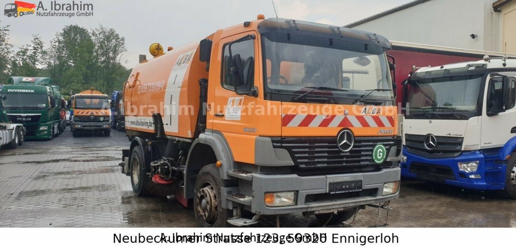 Road sweeper Mercedes-Benz 1823  DB 1823,Optifant 70, 3677 h Betriebsst., 2 Motors, 3 Pedals: picture 9