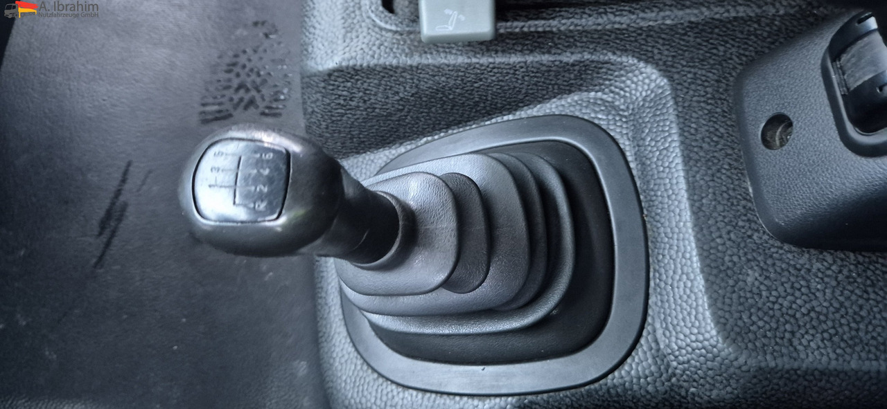 Mercedes-Benz 816L LBW, Blatt gefedert - Box van: picture 3 Mercedes-Benz 816L LBW, Blatt gefedert - Box van: picture 3