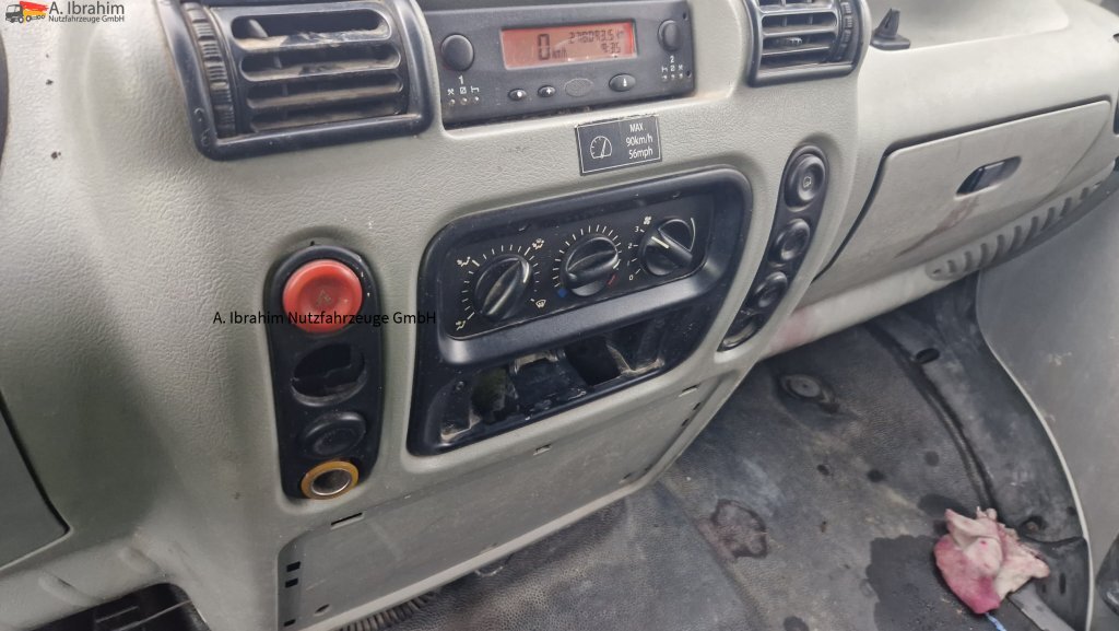 Renault 52AF, zwillingsbereift 2.8 nicht neu, aber läuft, - Panel van: picture 4 Renault 52AF, zwillingsbereift 2.8 nicht neu, aber läuft, - Panel van: picture 4