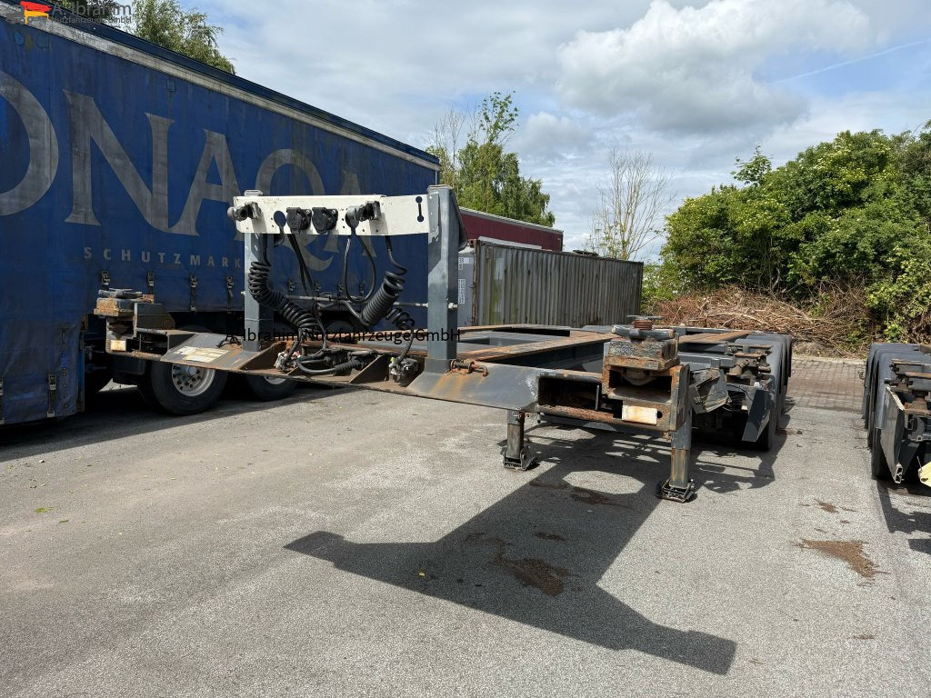 Renders Euro 800 2x20, 1x30,40,45 ft - Container transporter/ Swap body semi-trailer: picture 1 Renders Euro 800 2x20, 1x30,40,45 ft - Container transporter/ Swap body semi-trailer: picture 1