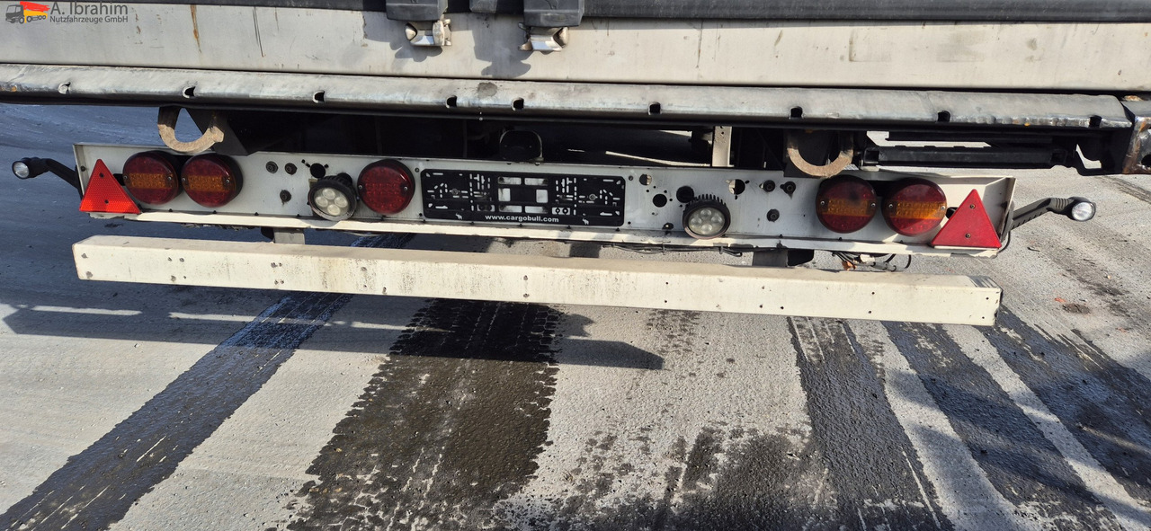 Schmitz SKO24 Carrier Vector 1550 reparierter Schaden Stütze links - Refrigerator semi-trailer: picture 3 Schmitz SKO24 Carrier Vector 1550 reparierter Schaden Stütze links - Refrigerator semi-trailer: picture 3