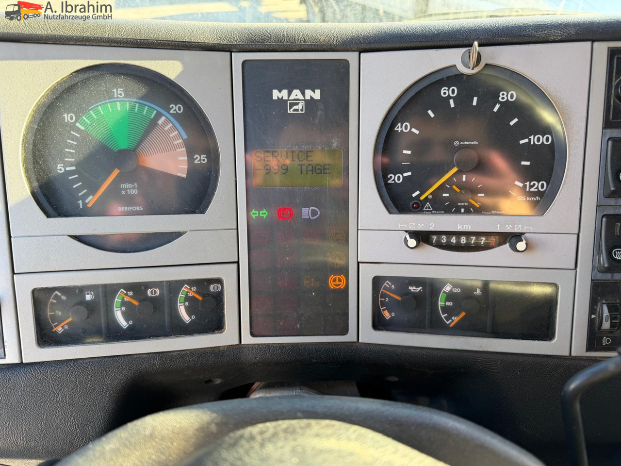 Tractor unit MAN 26.464 6x4 | Retarder | Klima | Schaltgetriebe | 3 Pedals: picture 13 Tractor unit MAN 26.464 6x4 | Retarder | Klima | Schaltgetriebe | 3 Pedals: picture 13