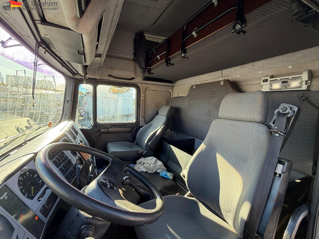 Tractor unit MAN 26.464 6x4 | Retarder | Klima | Schaltgetriebe | 3 Pedals: picture 15 Tractor unit MAN 26.464 6x4 | Retarder | Klima | Schaltgetriebe | 3 Pedals: picture 15