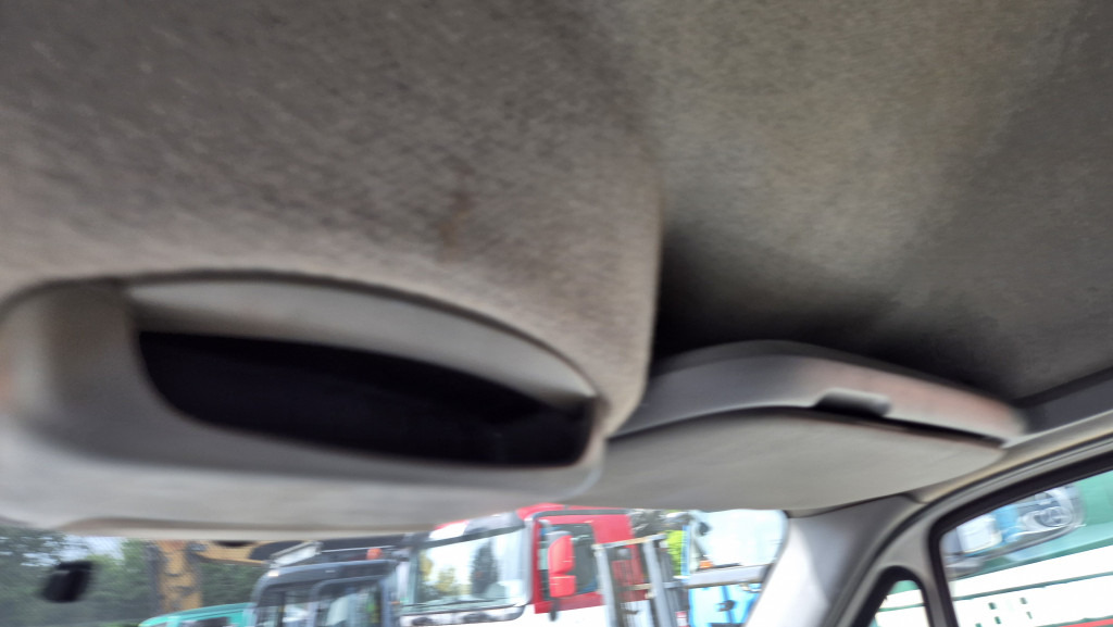 VW Crafter 2.5 Diesel Rost ja, technisch super, HU neu 01 2025 - Panel van: picture 2 VW Crafter 2.5 Diesel Rost ja, technisch super, HU neu 01 2025 - Panel van: picture 2