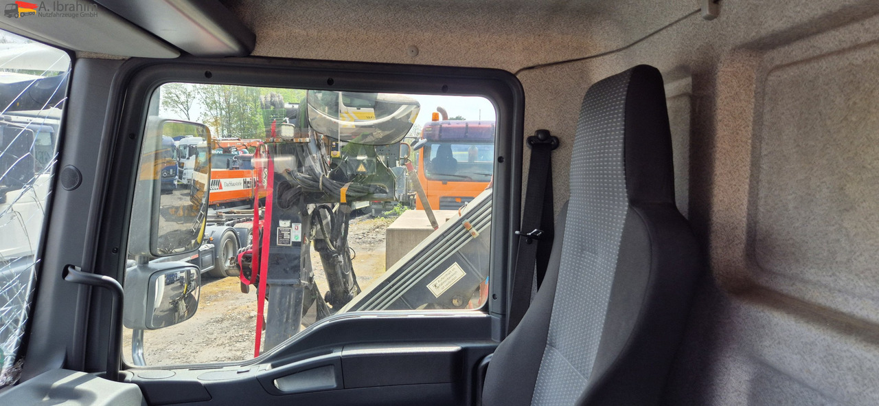 MAN TGL 8.150 4X2 BL Unfallschaden bedingt fahrbereit, Motor ok - Van: picture 3 MAN TGL 8.150 4X2 BL Unfallschaden bedingt fahrbereit, Motor ok - Van: picture 3