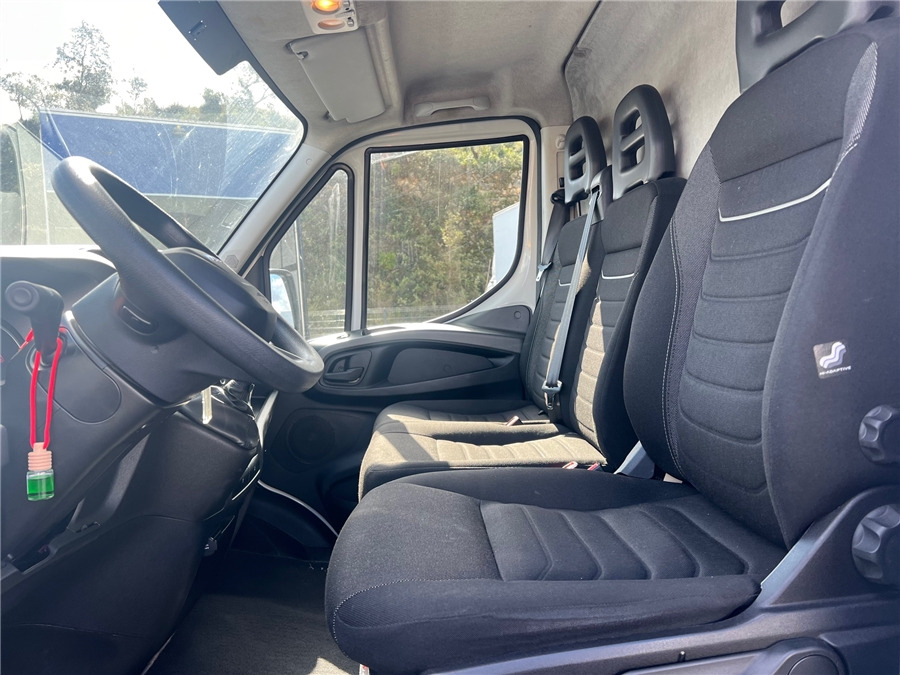 Panel van Iveco 35C16: picture 11