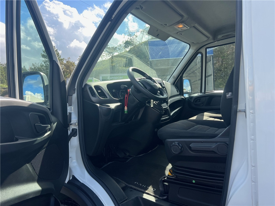 Panel van Iveco 35C16: picture 10