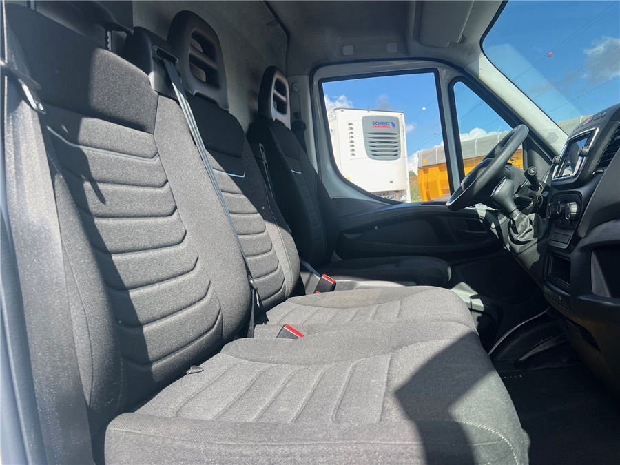 Panel van Iveco 35C16: picture 15