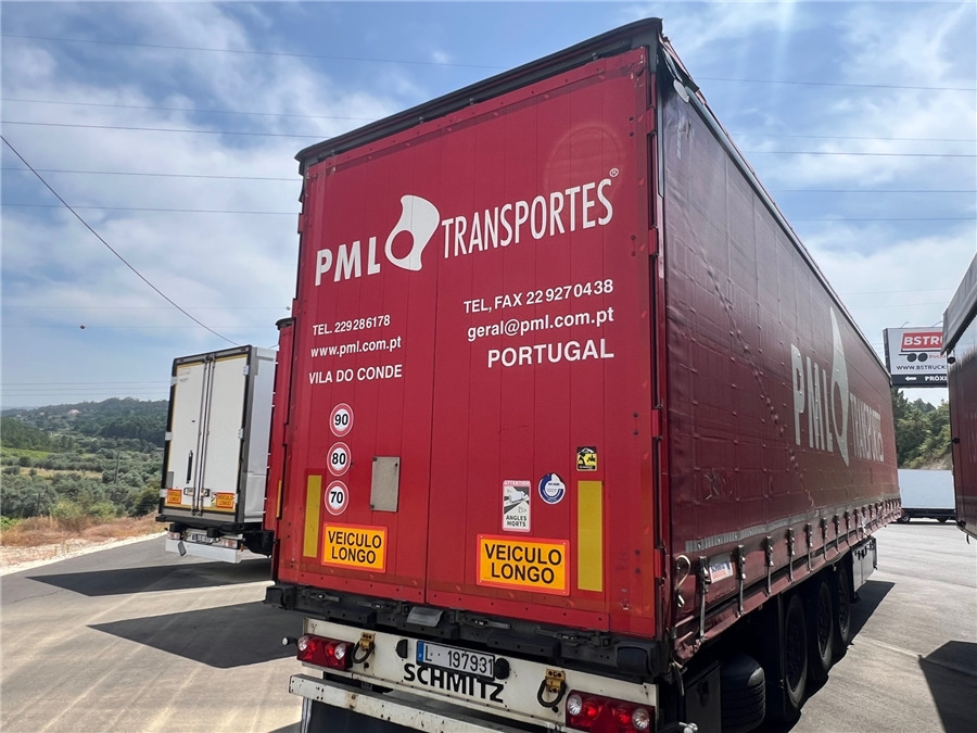 SCHMITZ CARGOBULL SCB-S3T TETO ELEVAR - Curtainsider semi-trailer: picture 4 SCHMITZ CARGOBULL SCB-S3T TETO ELEVAR - Curtainsider semi-trailer: picture 4