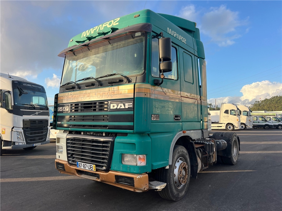 DAF XF95/480 Manual gear - Tractor unit: picture 1 DAF XF95/480 Manual gear - Tractor unit: picture 1