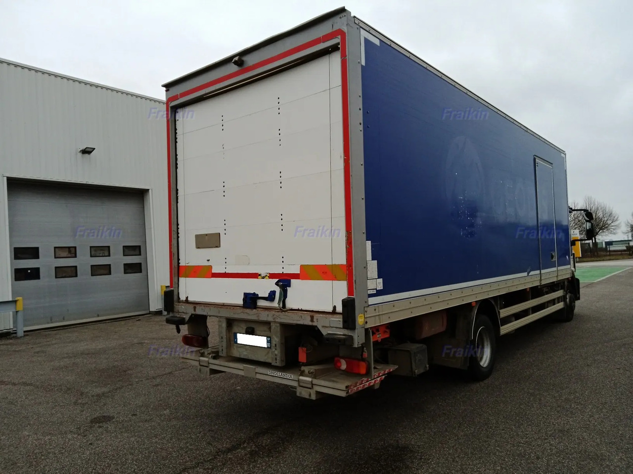IVECO EUROCARGO 120E19P - Box truck: picture 2 IVECO EUROCARGO 120E19P - Box truck: picture 2