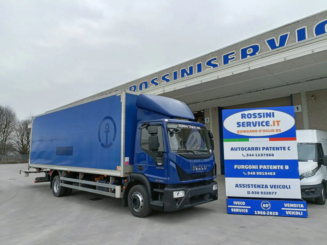 IVECO EUROCARGO 120E22 - Box truck: picture 1 IVECO EUROCARGO 120E22 - Box truck: picture 1