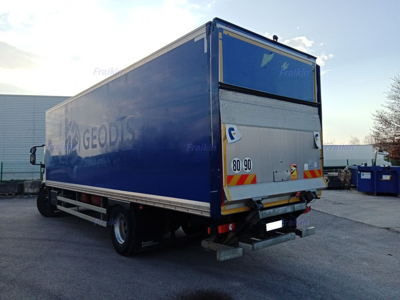 IVECO EUROCARGO 180EL28P - Box truck: picture 2 IVECO EUROCARGO 180EL28P - Box truck: picture 2