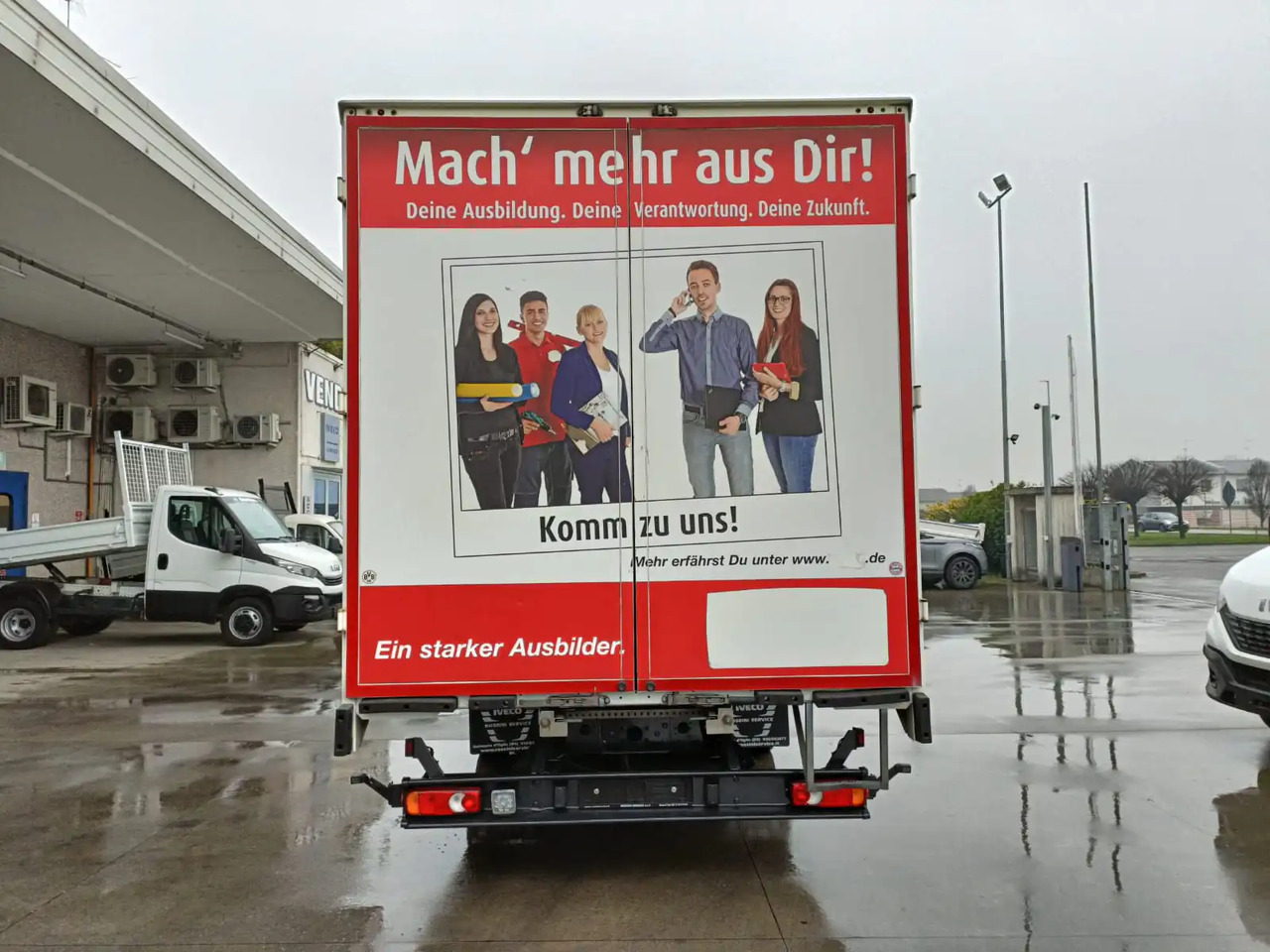 IVECO EUROCARGO 75E19 / 80E19 / 86E19 - Box truck: picture 3 IVECO EUROCARGO 75E19 / 80E19 / 86E19 - Box truck: picture 3