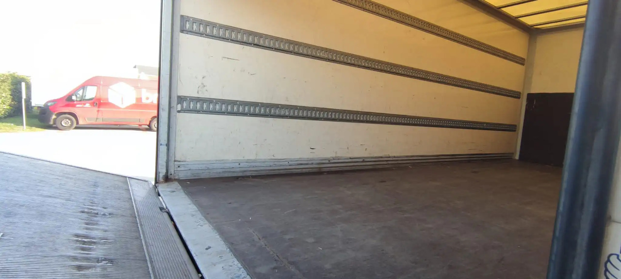 IVECO EUROCARGO 75E21 - Box truck: picture 3 IVECO EUROCARGO 75E21 - Box truck: picture 3