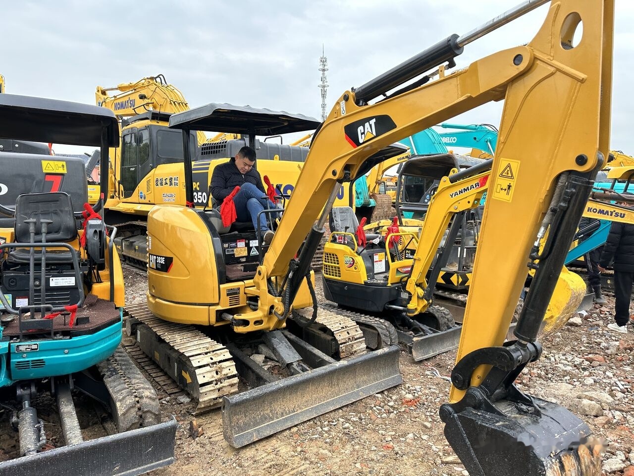 Caterpillar 303E - Mini excavator: picture 2 Caterpillar 303E - Mini excavator: picture 2