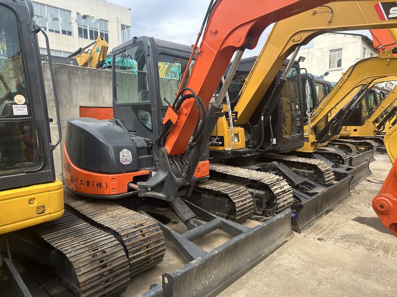 Hitachi ZX50U-2 - Mini excavator: picture 3 Hitachi ZX50U-2 - Mini excavator: picture 3
