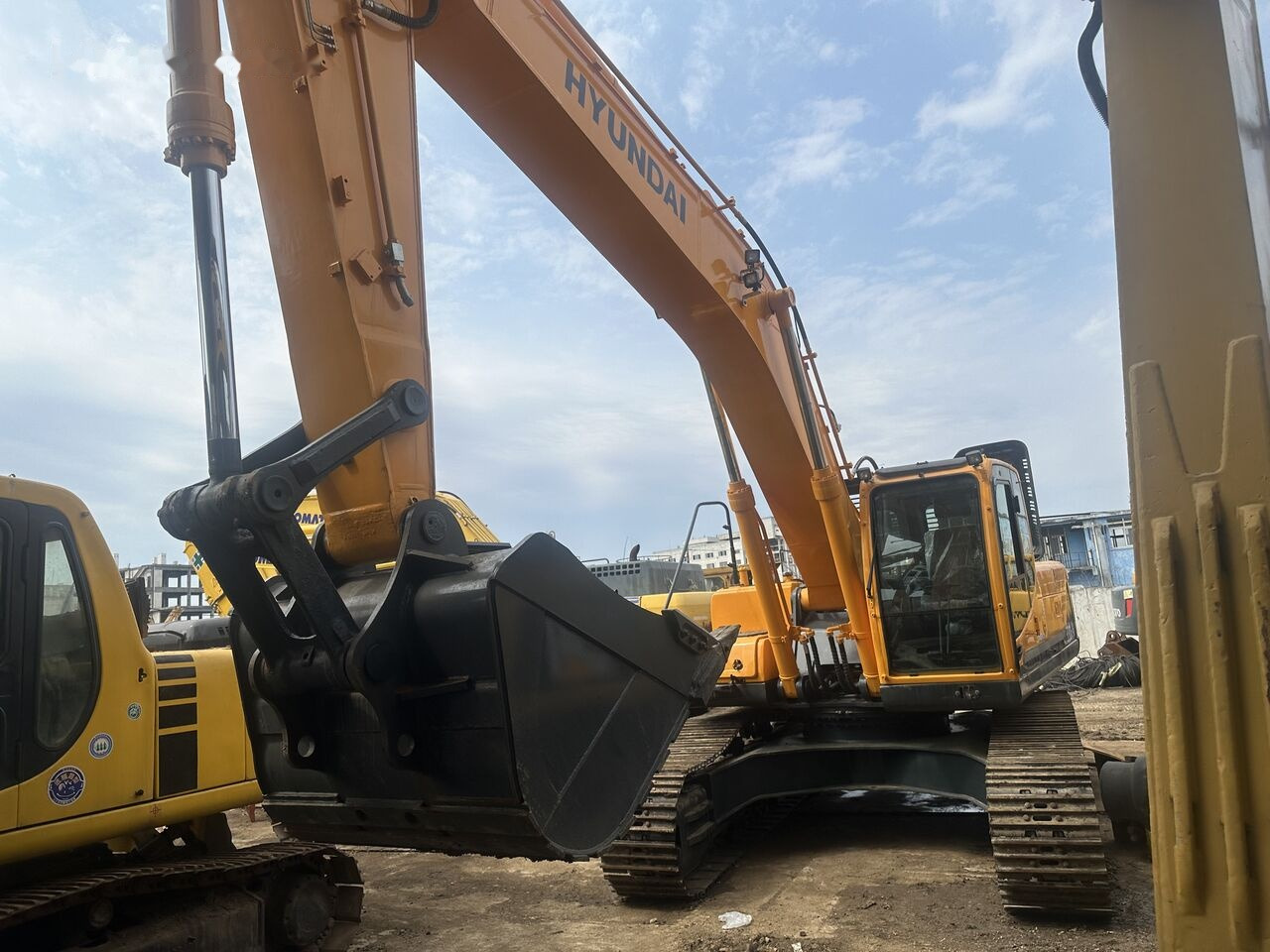 Hyundai R330LC-9S - Crawler excavator: picture 3 Hyundai R330LC-9S - Crawler excavator: picture 3