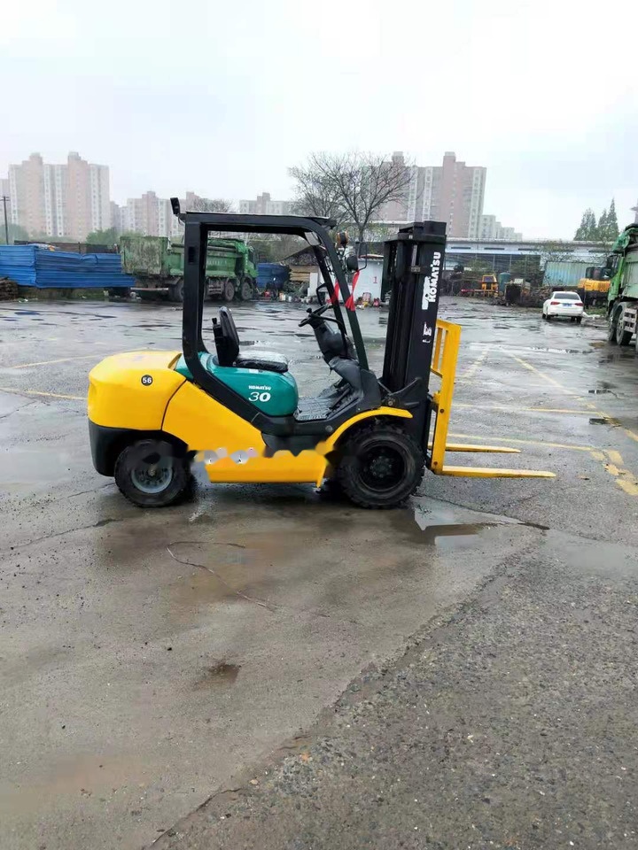 Komatsu FD30 - Diesel forklift: picture 2 Komatsu FD30 - Diesel forklift: picture 2