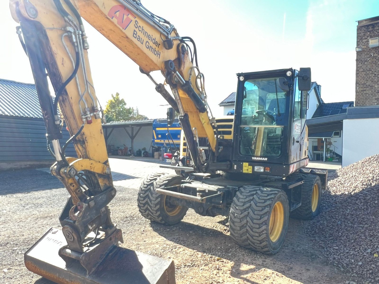 Wheel excavator Yanmar B95 W 3x Löffel u. Hammer: picture 1