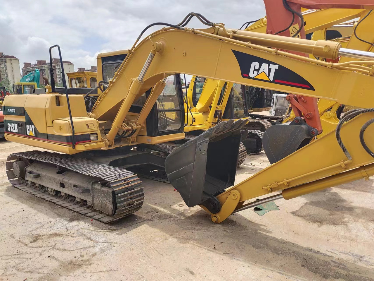 CATERPILLAR 312B - Crawler excavator: picture 2 CATERPILLAR 312B - Crawler excavator: picture 2