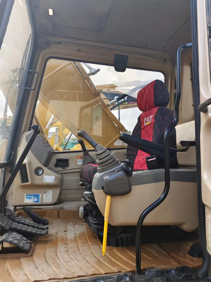 CATERPILLAR 320BL - Crawler excavator: picture 3 CATERPILLAR 320BL - Crawler excavator: picture 3
