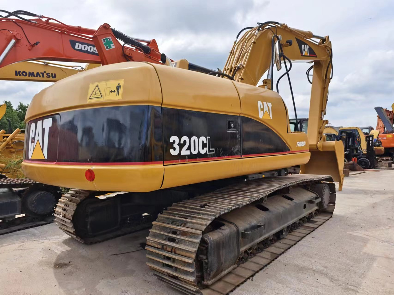 CATERPILLAR 320C - Crawler excavator: picture 2 CATERPILLAR 320C - Crawler excavator: picture 2