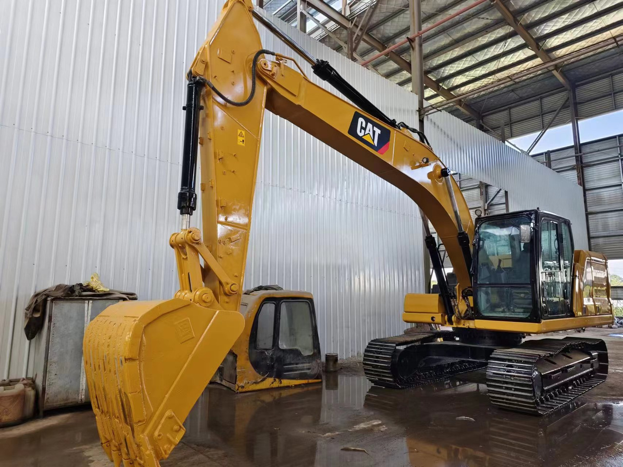 CATERPILLAR 320GC - Crawler excavator: picture 2 CATERPILLAR 320GC - Crawler excavator: picture 2