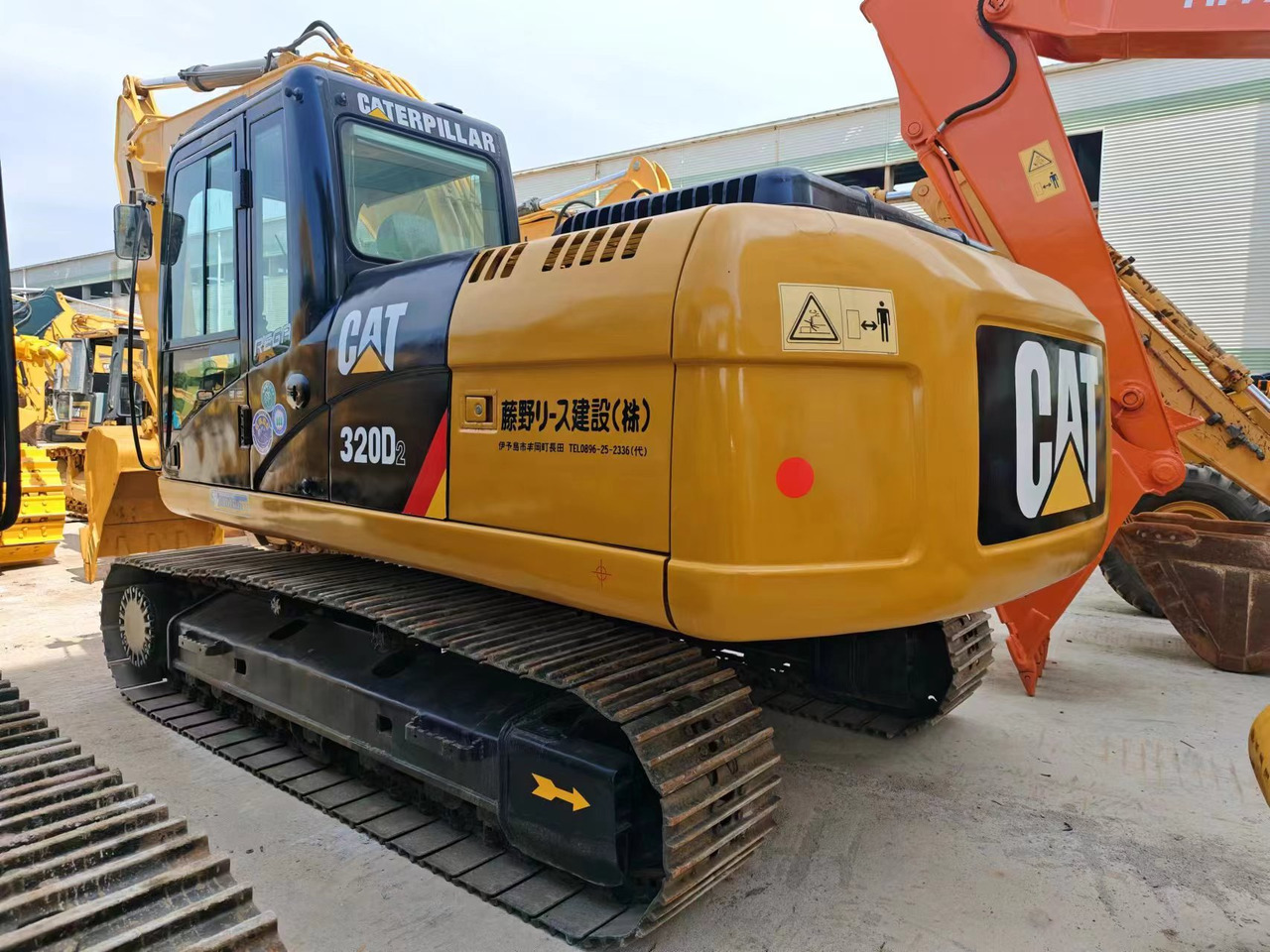 CATERPILLAR CAT 320D2 - Crawler excavator: picture 1 CATERPILLAR CAT 320D2 - Crawler excavator: picture 1