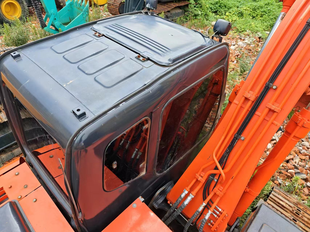 HITACHI EX120-5 - Crawler excavator: picture 2 HITACHI EX120-5 - Crawler excavator: picture 2