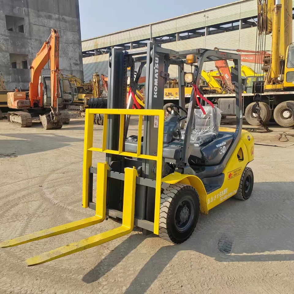 KOMATSU FD30 - Diesel forklift: picture 1 KOMATSU FD30 - Diesel forklift: picture 1