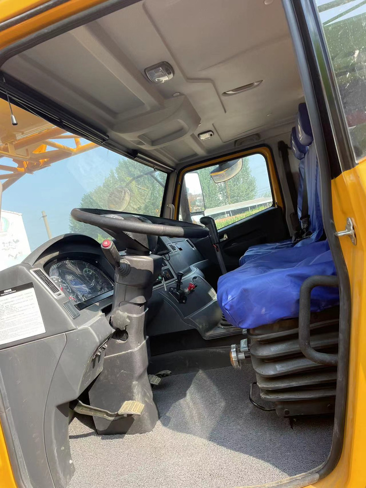 XCMG QY70K - Mobile crane: picture 5 XCMG QY70K - Mobile crane: picture 5