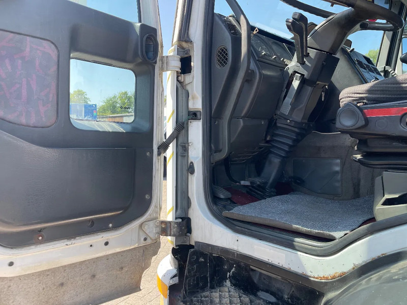 Iveco Eurotech 440.43 Tractor unit on lease Iveco Eurotech 440.43 Tractor unit: picture 9