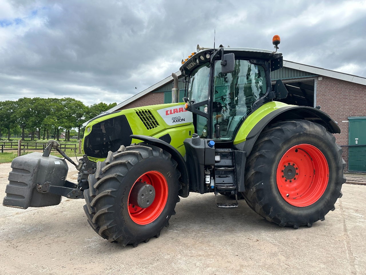 Claas Axion 850 Cmatic - Farm tractor: picture 1 Claas Axion 850 Cmatic - Farm tractor: picture 1