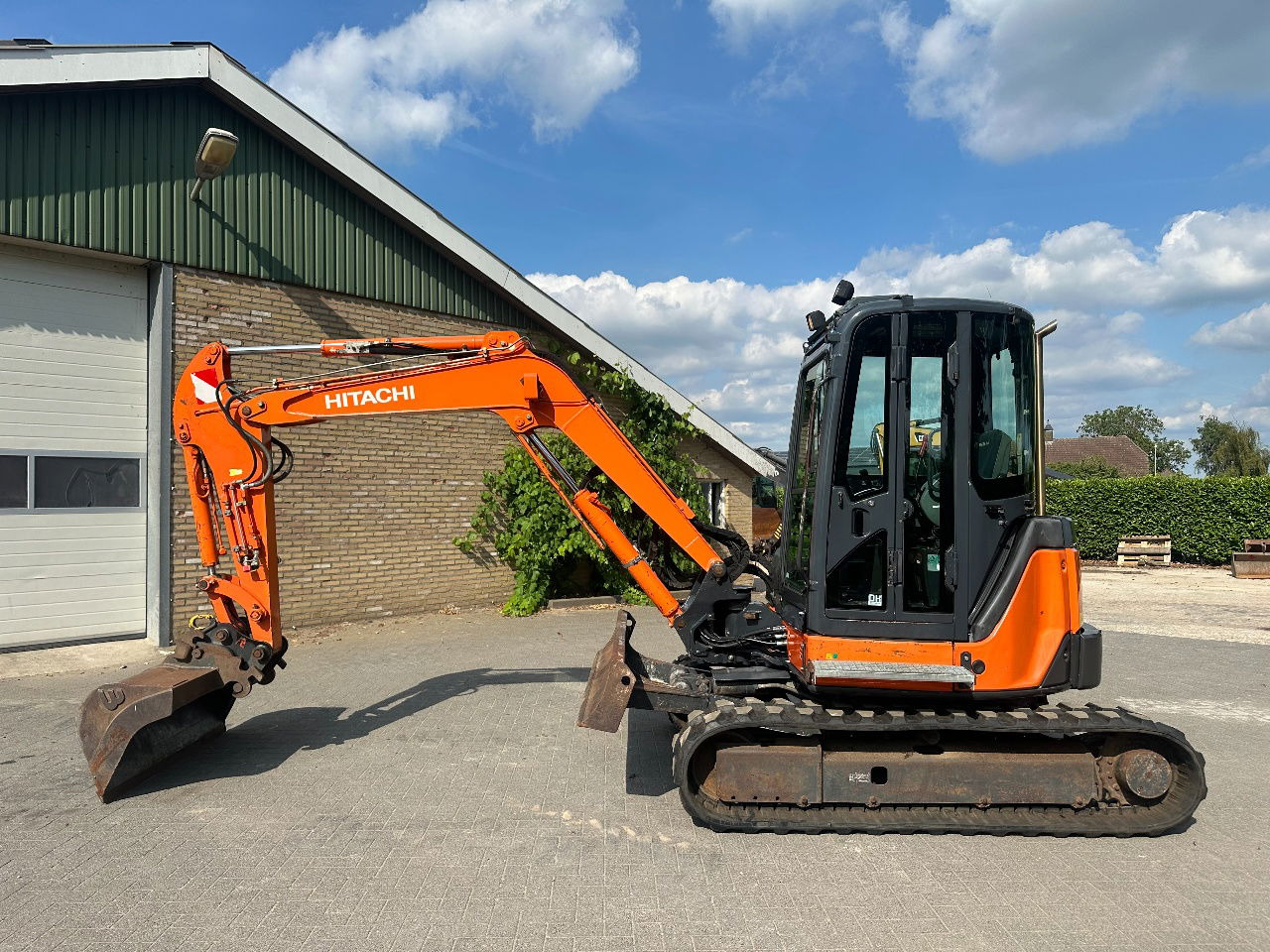 Hitachi ZX50U-2 CLR - Mini excavator: picture 1 Hitachi ZX50U-2 CLR - Mini excavator: picture 1