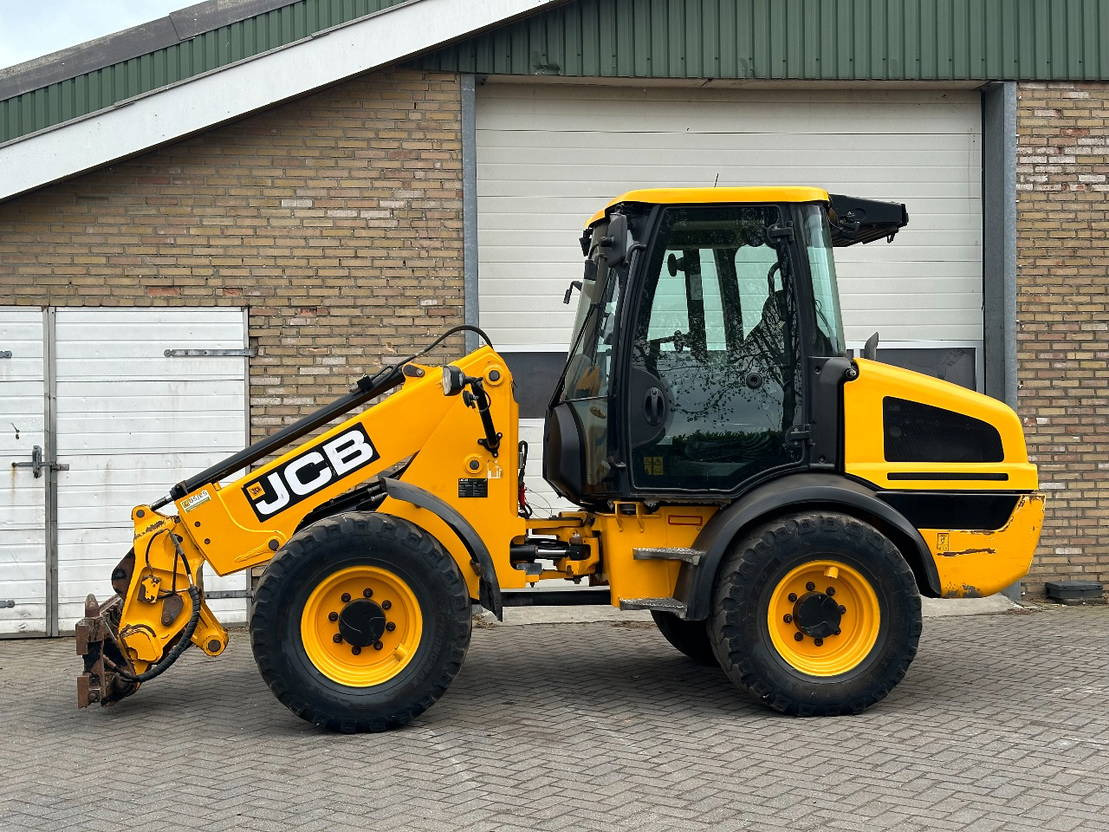 JCB TM220 SV A - Telescopic wheel loader: picture 1 JCB TM220 SV A - Telescopic wheel loader: picture 1