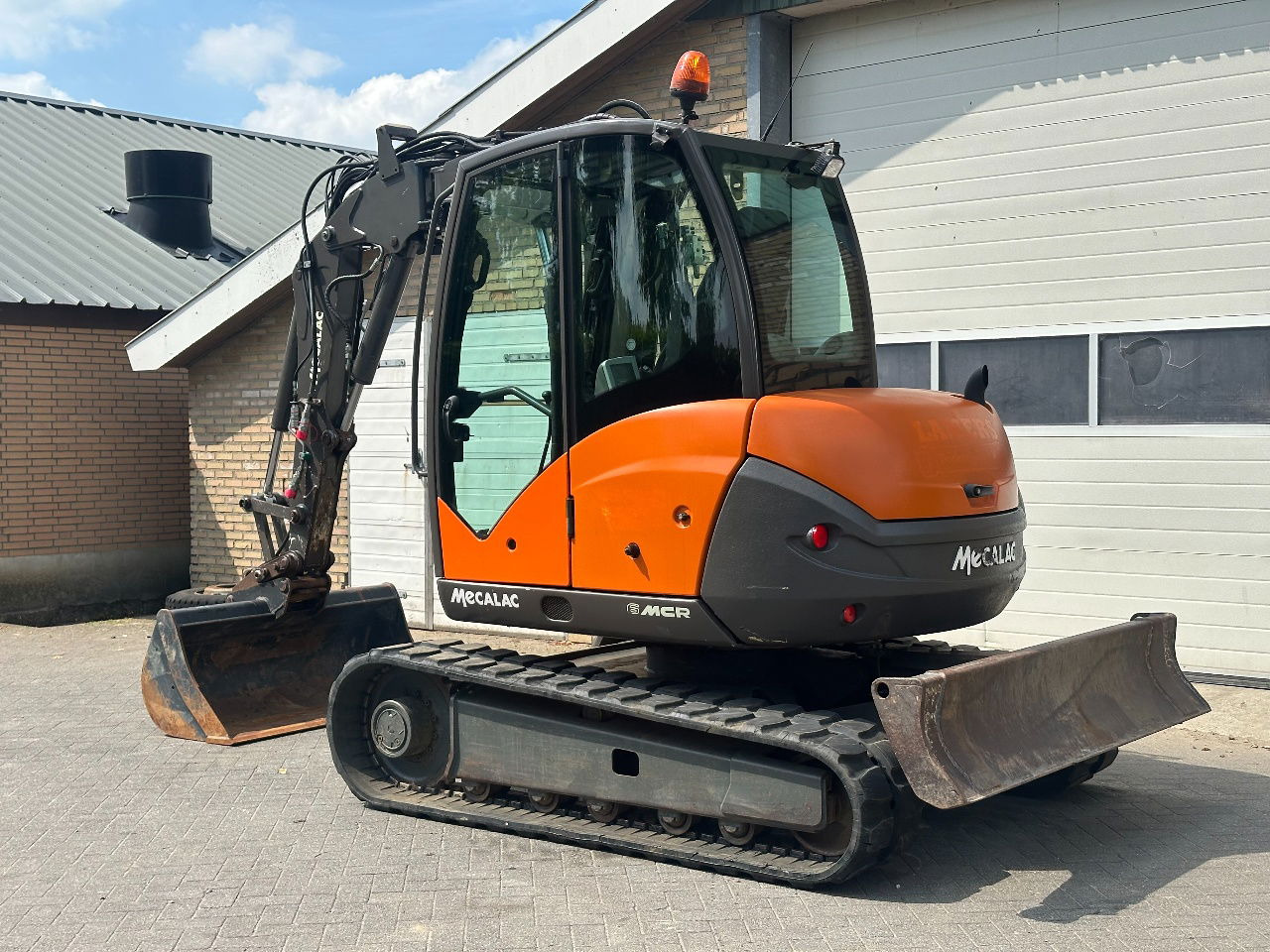 Mecalac 6MCR - Mini excavator: picture 2 Mecalac 6MCR - Mini excavator: picture 2